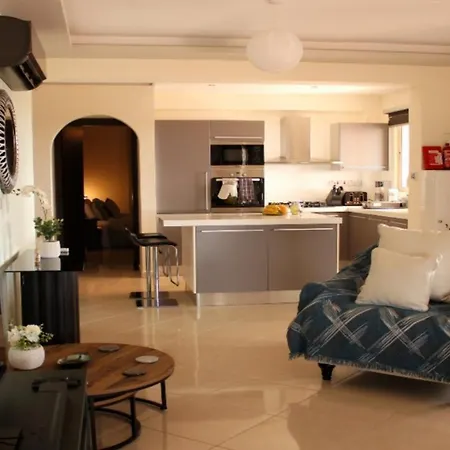 Irini Apartamento Anarita