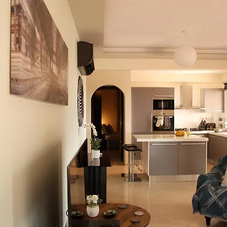 Irini Apartment *
